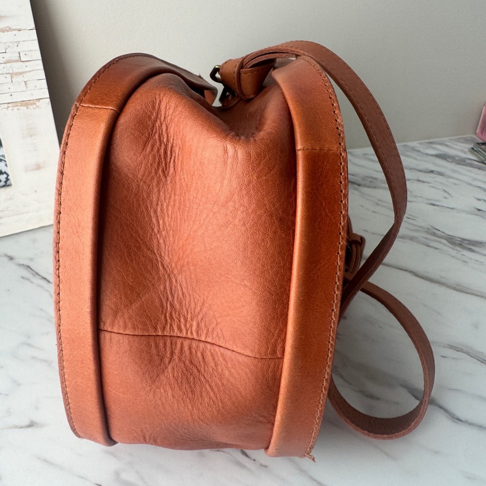 Madewell Sydney Leather Crossbody Bag - Picture 11 of 12